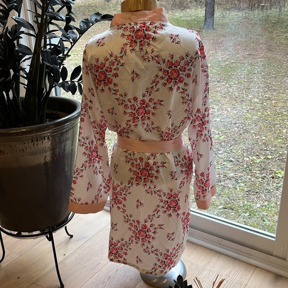 NWT Morgan Lane robe - Picture 7 of 13